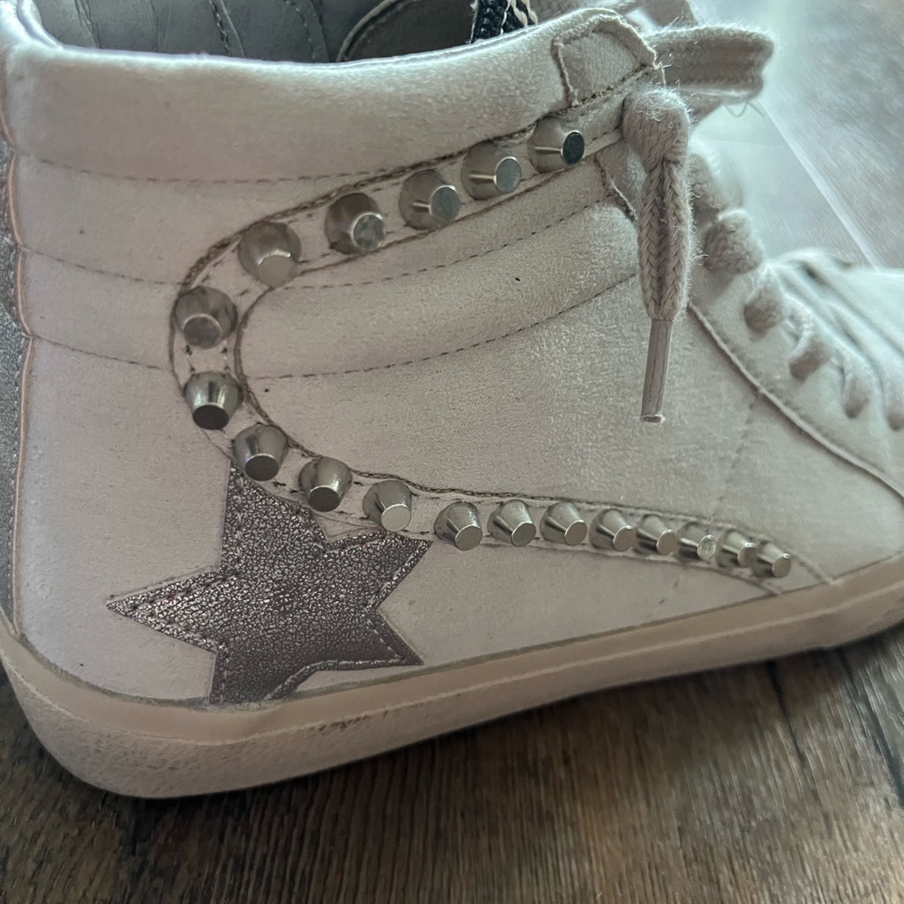 White High-Top Sneakers with Silver Star and Studs